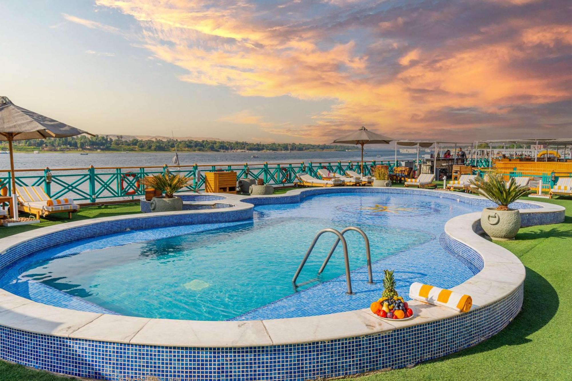 Hotel Sonesta Moon Goddess Cruise - From Aswan To Luxor - 03 & 07 Nights Every Friday Exterior foto